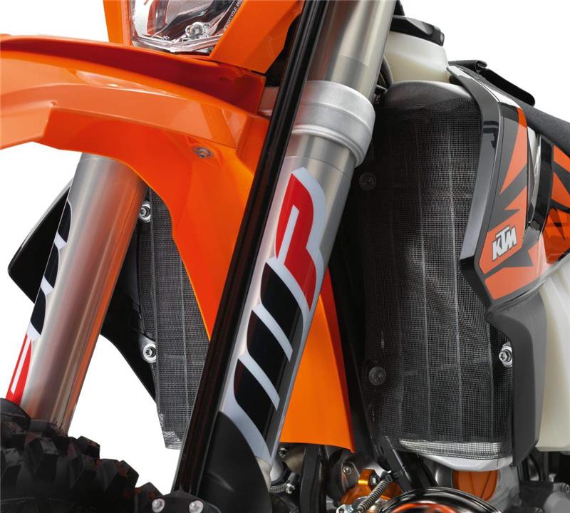 Radiator protection sleeve